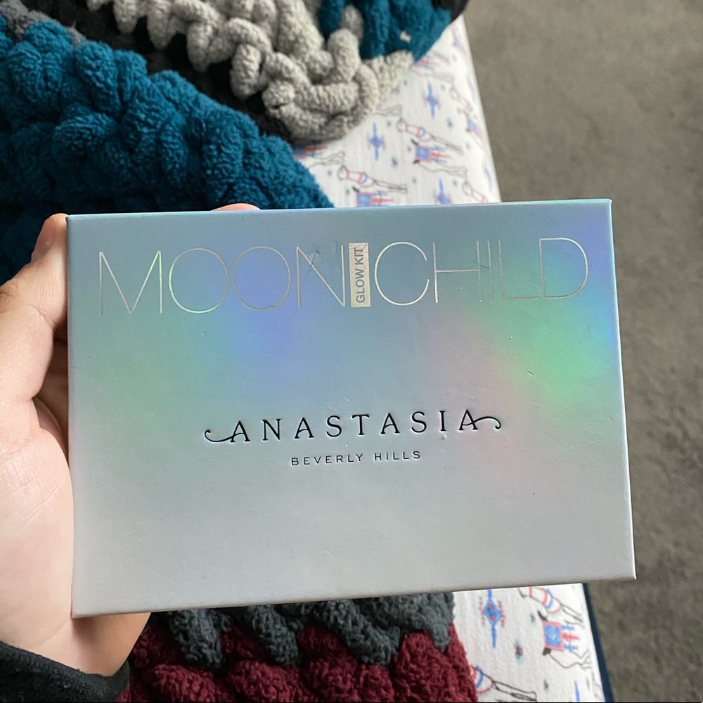 Anastasia Moonchild glow kit